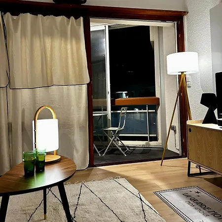 Superbe Pres De La *